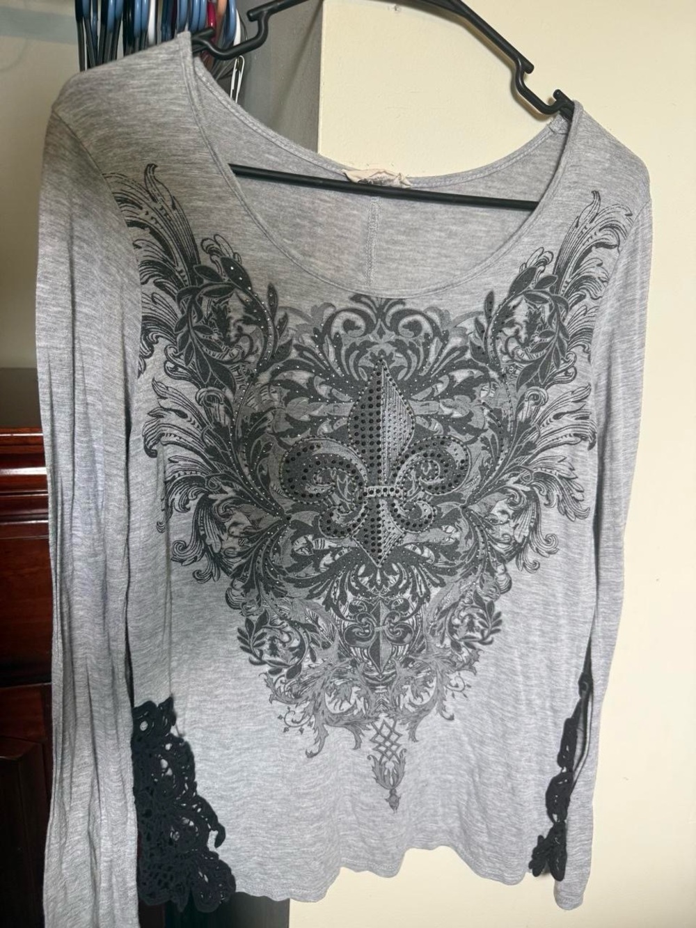 Angels & Diamonds Gray Long Sleeve Scoop Neck Top with Black Fleur-de-Lis Design